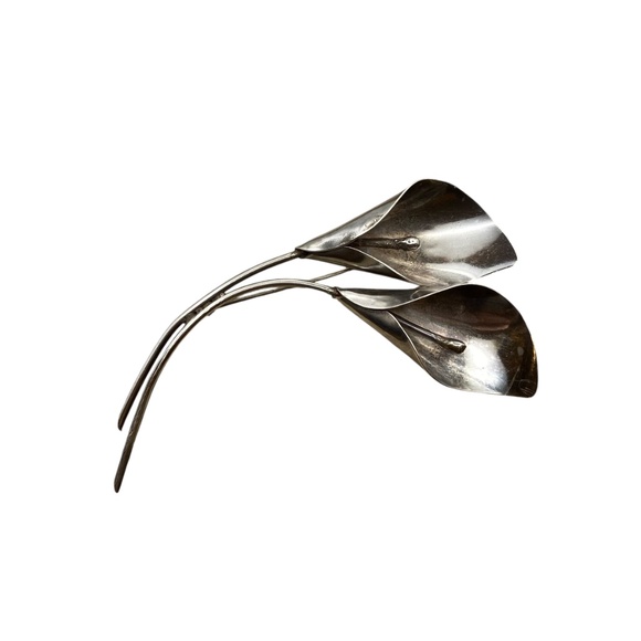 Vintage Stuart Nye Sterling Silver double Cala Lily Brooch - Picture 2 of 12